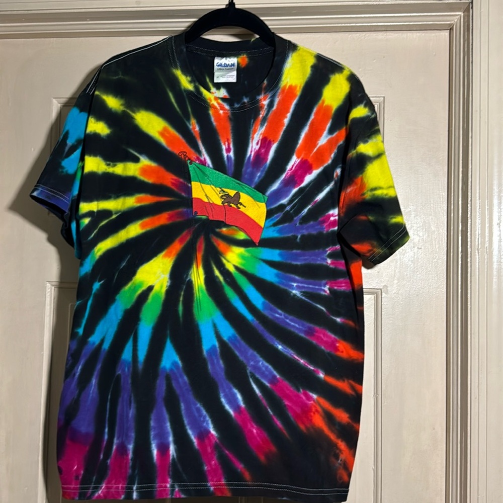 NEW & Awesome GILDAN Tie Dye Tee Shirt~ multi color - Sz M
